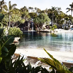 Jw Marriott Gold Coast & Отель Серферс Парадайс
